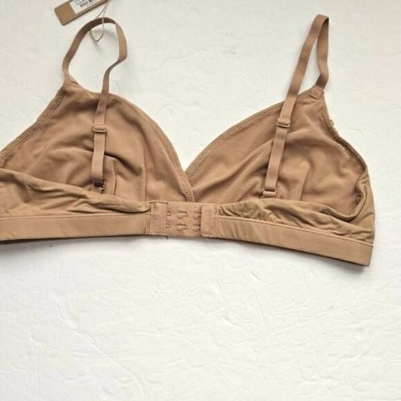 SKIMS CROSS FRONT BRA NWT - Picture 5 of 8